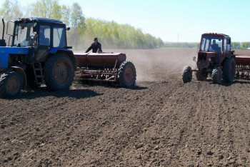 Фотография к новости: Вовремя завершить посевную кампанию Минсельхозу поручил Сагинтаев