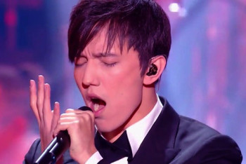 Фотография к новости: Димаш предложил фанатам вместе исполнить песню "Аққуым" в Москве