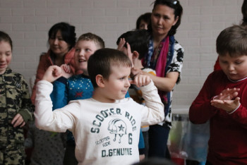 Фотография к новости: Я плакал от счастья: более 300 детей с аутизмом научили кататься на лыжах в Алматы