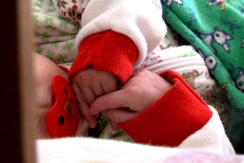 Фотография к новости: Тяжелобольного ребёнка бросили родители в больнице Караганды