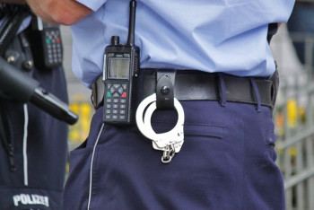 Фотография к новости: Поддельные удостоверения сотрудников МВД штамповали в подпольном цехе в Алматы 