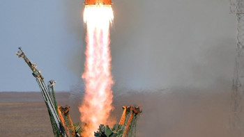 Фотография к новости: Падение ступени ракеты-носителя, запущенной с Байконура, попало на видео