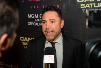 Фотография к новости: Де Ла Хойя решил раскошелиться, чтобы спасти бой Головкин-Альварес