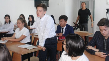 Фотография к новости: Студенты бесплатно обучат английскому более 500 детей Алматинской области