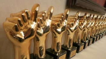 Фотография к новости: Лучшего полицейского и военнослужащего наградят на Премии "Народный любимец"