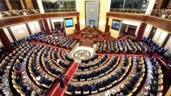 Фотография к новости: Два депутата из Шымкента зарегистрированы в Сенат Парламента РК