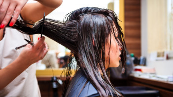 Фотография к новости: Сделала дорогую причёску и сбежала: ДВД Астаны ищет мошенницу  