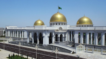 Фотография к новости: Посол Казахстана вручил верительные грамоты Президенту Туркменистана