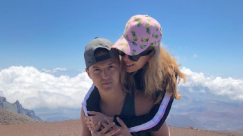 Фотография к новости: Полицейский из Нью-Йорка Димаш Ниязов женился