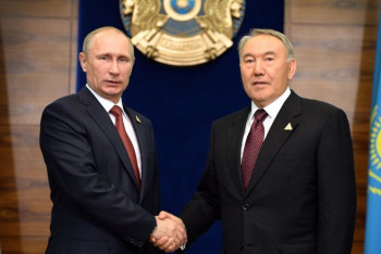 Фотография к новости: Назарбаев и Путин поздравили друг друга с 9 мая 