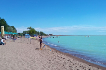 Фотография к новости: Озеро Балхаш привлекает российских туристов