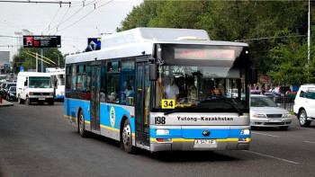 Фотография к новости: Объявления остановок на трех языках зазвучат в автобусах Алматы