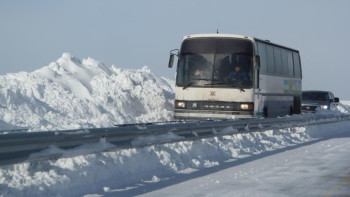 Фотография к новости: 12 человек эвакуировали из неисправного автобуса в Карагандинской области 