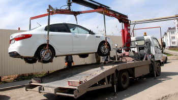 Фотография к новости: Элитные авто должников изымают налоговики в Алматинской области