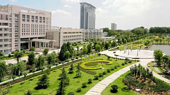 Фотография к новости: Какие страны выделили гранты и стипендии для казахстанских студентов