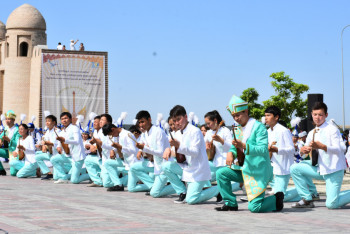 Фотография к новости: Три тысячи музыкантов сыграли на домбре в Туркестанской области