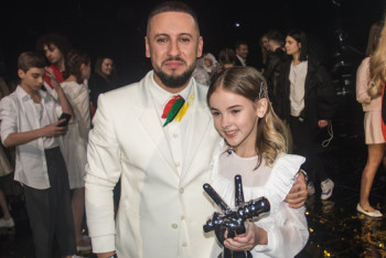 Фотография к новости: Данэлия Тулешова выступила на киевском концерте Монатика 