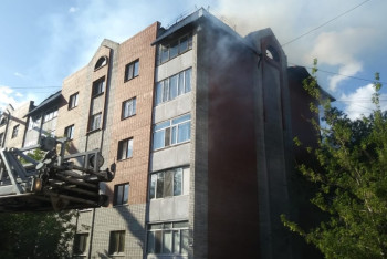 Фотография к новости: Пожар в столичной пятиэтажке: жертв и пострадавших нет