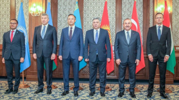 Фотография к новости: Казахстан подписал ряд соглашений Тюркской академии в Кыргызстане