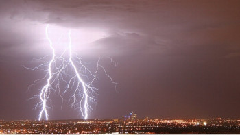 Фотография к новости: Штормовое предупреждение объявлено 4 августа в ряде регионов