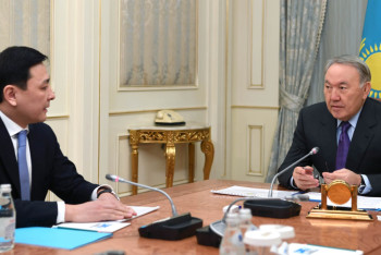 Фотография к новости: Назарбаев и аким ЗКО обсудили социально-экономическое развитие региона