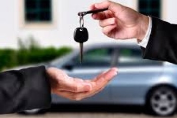 Фотография к новости: Подозреваемого в махинациях с авто казахстанца экстрадировали из ОАЭ