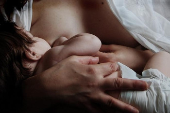 Фотография к новости: Больше половины казахстанских матерей отказываются от грудного вскармливания 