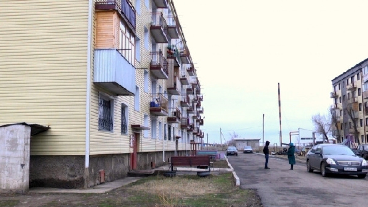  автора