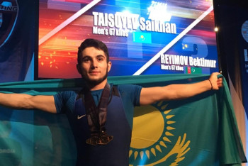 Фотография к новости: Казахстанец установил мировой рекорд на юношеском ЧМ по тяжелой атлетике