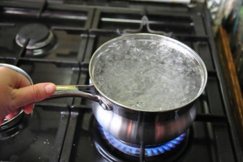 Фотография к новости: Из-за огромных долгов за тепло жителям Уральска отключили горячую воду