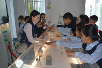 Фотография к новости: Уже не только музей: сфера «Нұр Әлем» активно реализует образовательные возможности