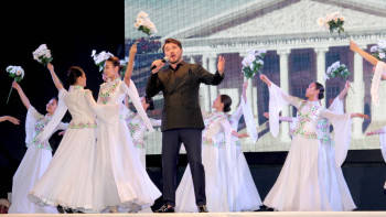 Фотография к новости: Песню на слова Нурсултана Назарбаева спели на форуме в честь Дня столицы в Караганде 