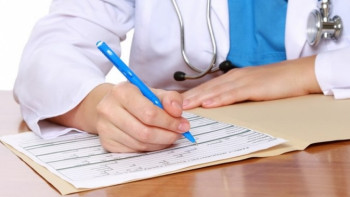 Фотография к новости: В Минздраве намерены сделать бесплатными справки псих- и наркодиспансеров до конца ноября