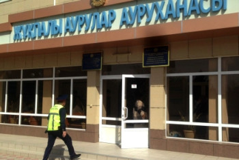 Фотография к новости: Массовое отравление шымкентцев мороженым расследует полиция