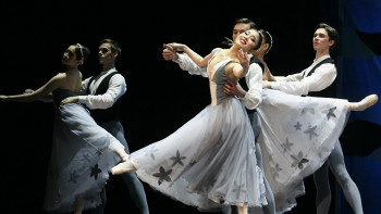 Фотография к новости: Главные театры Казахстана и России договорились о тесном сотрудничестве