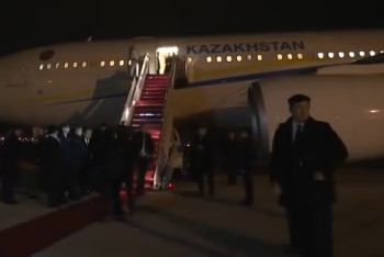 Фотография к новости: Как встречали Назарбаева в аэропорту Вашингтона – видео