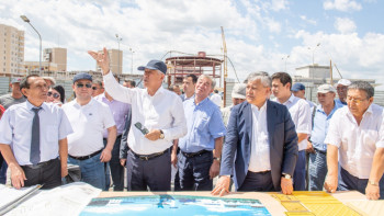 Фотография к новости: Амандык Баталов обрушился с критикой на строителей "кривой" школы в Талдыкоргане