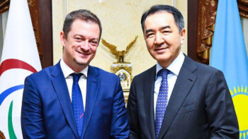 Фотография к новости: Сагинтаев встретился с главой Международного паралимпийского комитета