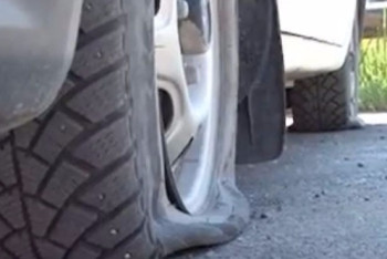 Фотография к новости: Проколовших колеса на 50 автомобилях хулиганов задержали в Балхаше