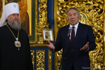 Фотография к новости: Нурсултан Назарбаев посетил Свято-Успенский кафедральный собор в Астане 