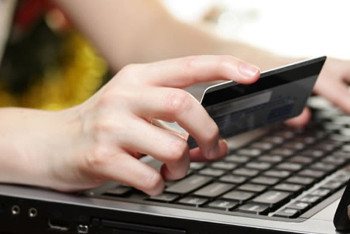 Фотография к новости: Интернет-мошенник завладел 15 тысячами долларов жительницы Актау