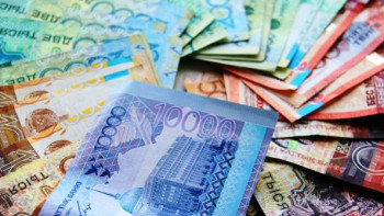 Фотография к новости: Нацвалюта приблизилась к отметке 348 тенге за доллар