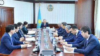 Фотография к новости: Нигматулин провел заседание Бюро Мажилиса 