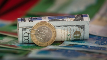 Фотография к новости:  KASE: Курс доллара составил 368 тенге