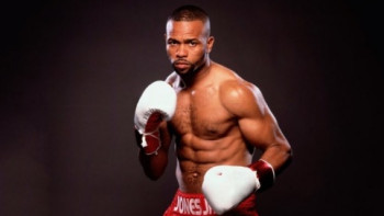 Фотография к новости: Рой Джонс опубликовал в Instagram видеоприглашение от сварщика из Шымкента 