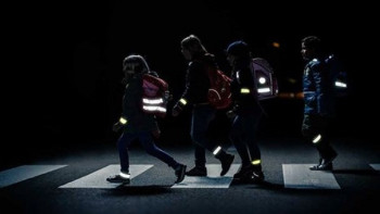 Фотография к новости: Полицейские призвали алматинцев носить светоотражающие элементы в тёмное время суток