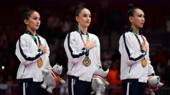 Фотография к новости: Мы боролись до конца: казахстанские гимнастки выиграли "золото" на Азиаде-2018