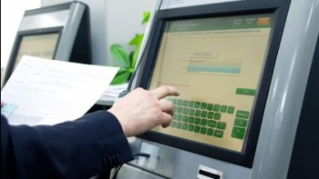 Фотография к новости: Временно пребывающие в Казахстане иностранцы смогут в течение часа оформить ИИК с 2019 года