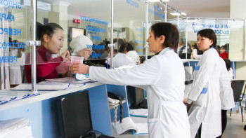 Фотография к новости: В 2019 году медцентры Казахстана перейдут на электронный формат работы