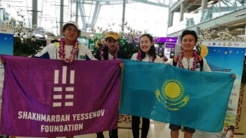 Фотография к новости: Две золотые медали завоевала казахстанка на Олимпиаде наук в Таиланде